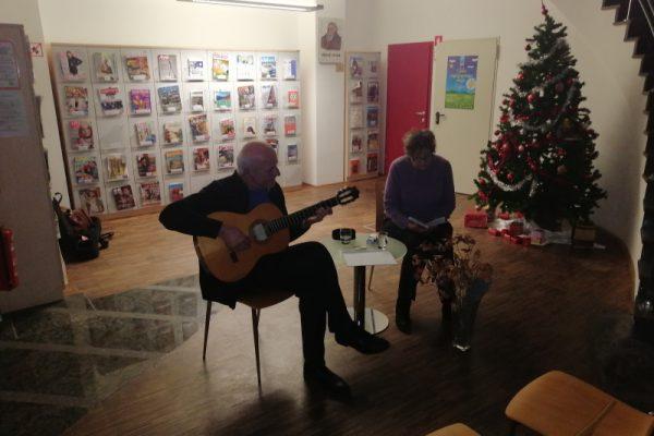 Pesniško-glasbeni večer