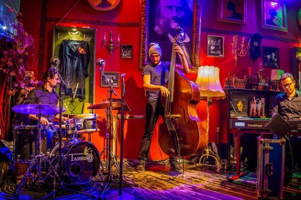 Jazz med knjigami – Poziv k miru