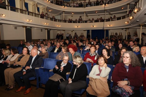 70 let Mestne knjižnice Piran praznovali v polni dvorani Tartinijevega gledališča